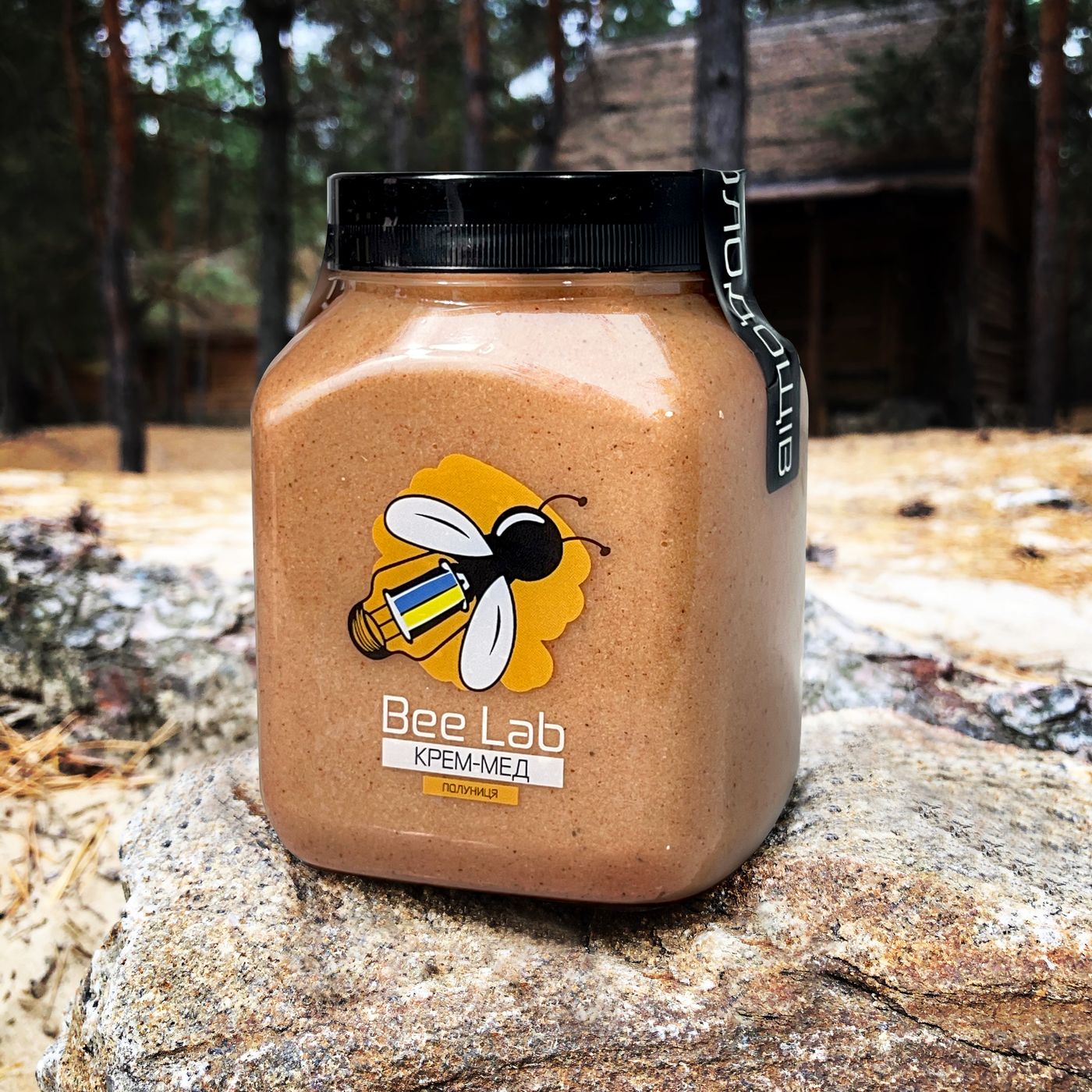Крем-мед со вкусом клубники, 500 мл